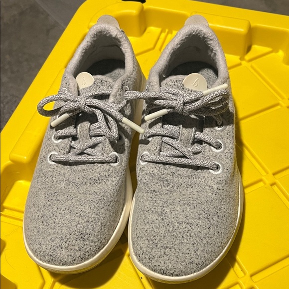 Allbirds women’s size 9 Sneakers in Light Gray - Picture 1 of 5